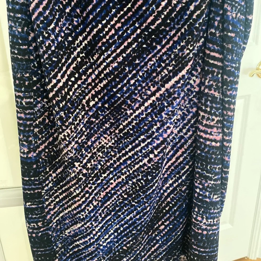 Beautiful fit for hourglass look - Picture 4 of 6